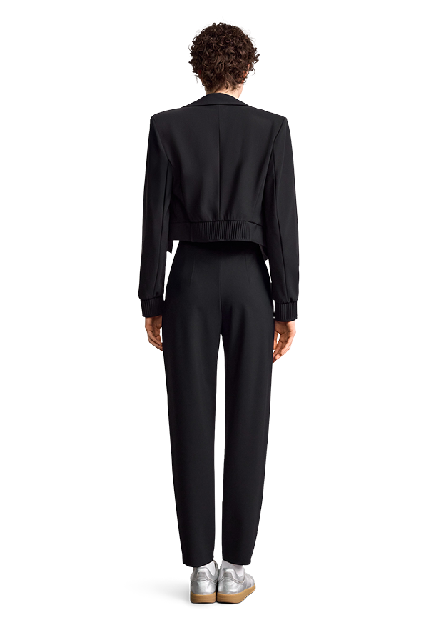 Jumpsuit, Schwarz, Zweiteiliges Set, Cropped jacket, Weiße Sneaker
