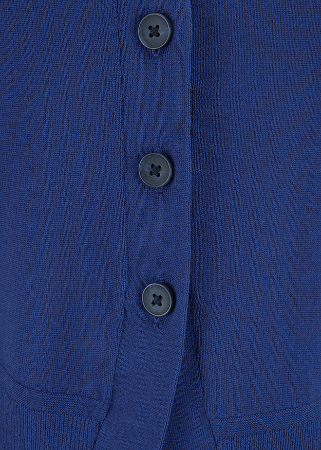  cardigan, knopf cardigan, knopfleiste, knopfverschluss, bausch cardigan