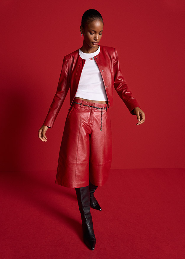 Lederjacke, Lederhose, Rot, Glattleder, Weißes Crop-Top