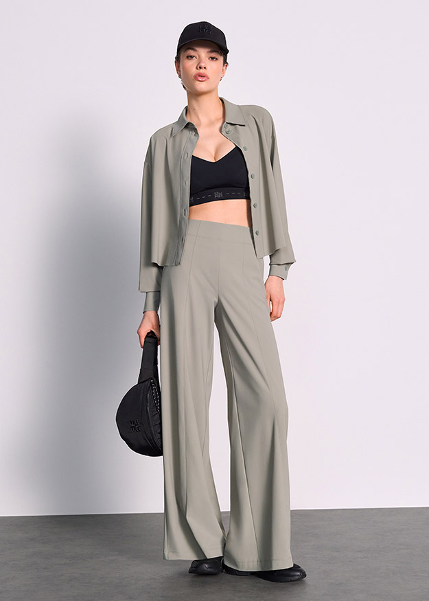 Hose, Hosen-Anzug, Oversized-Jacke, Cap, Sport-Bralette