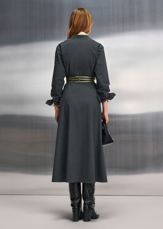 duster coat, mid-length coat, belted, dunkelgrau, kniehohe stiefel