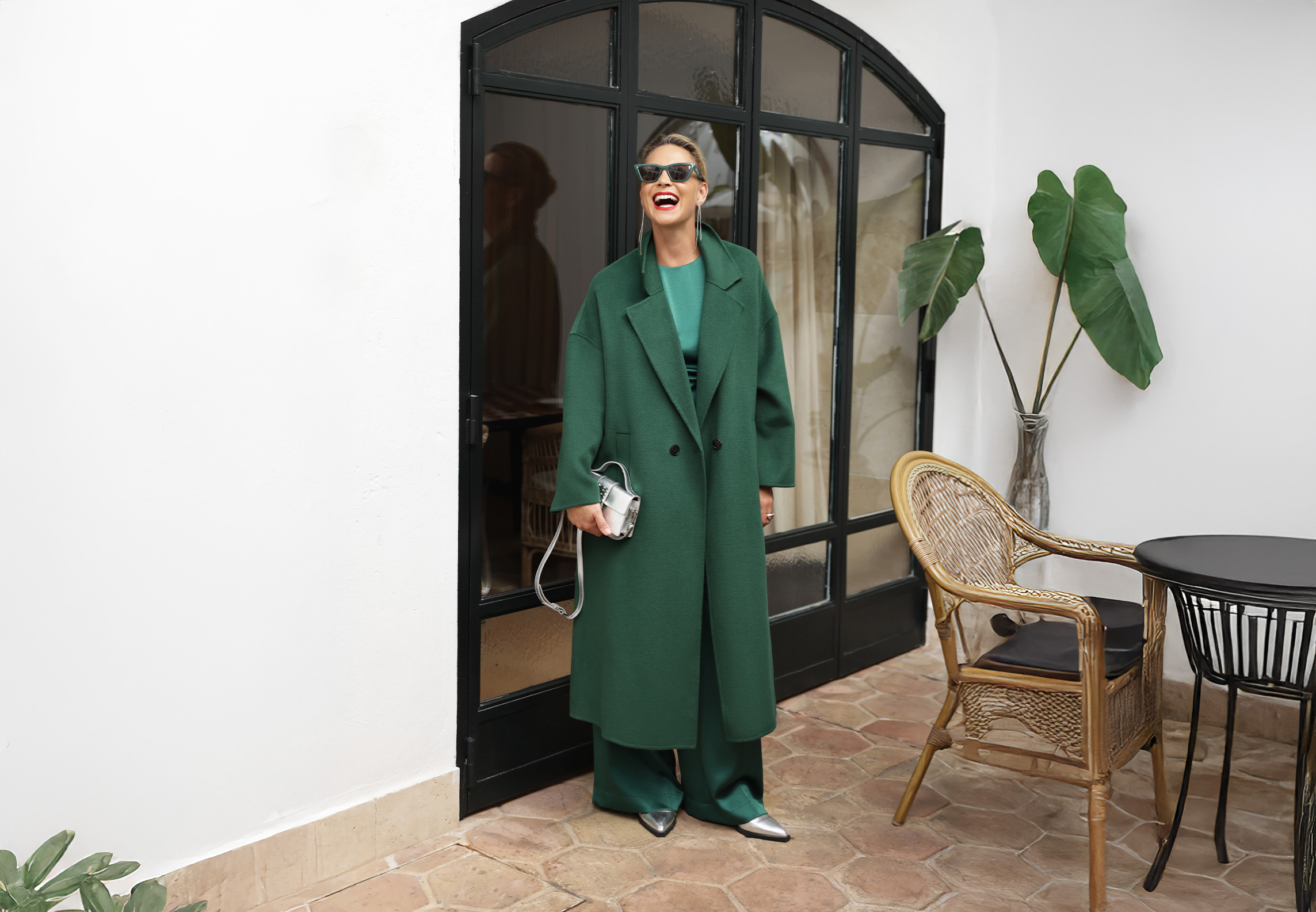 Mantel, Kleid, Stuhl, Pflanze