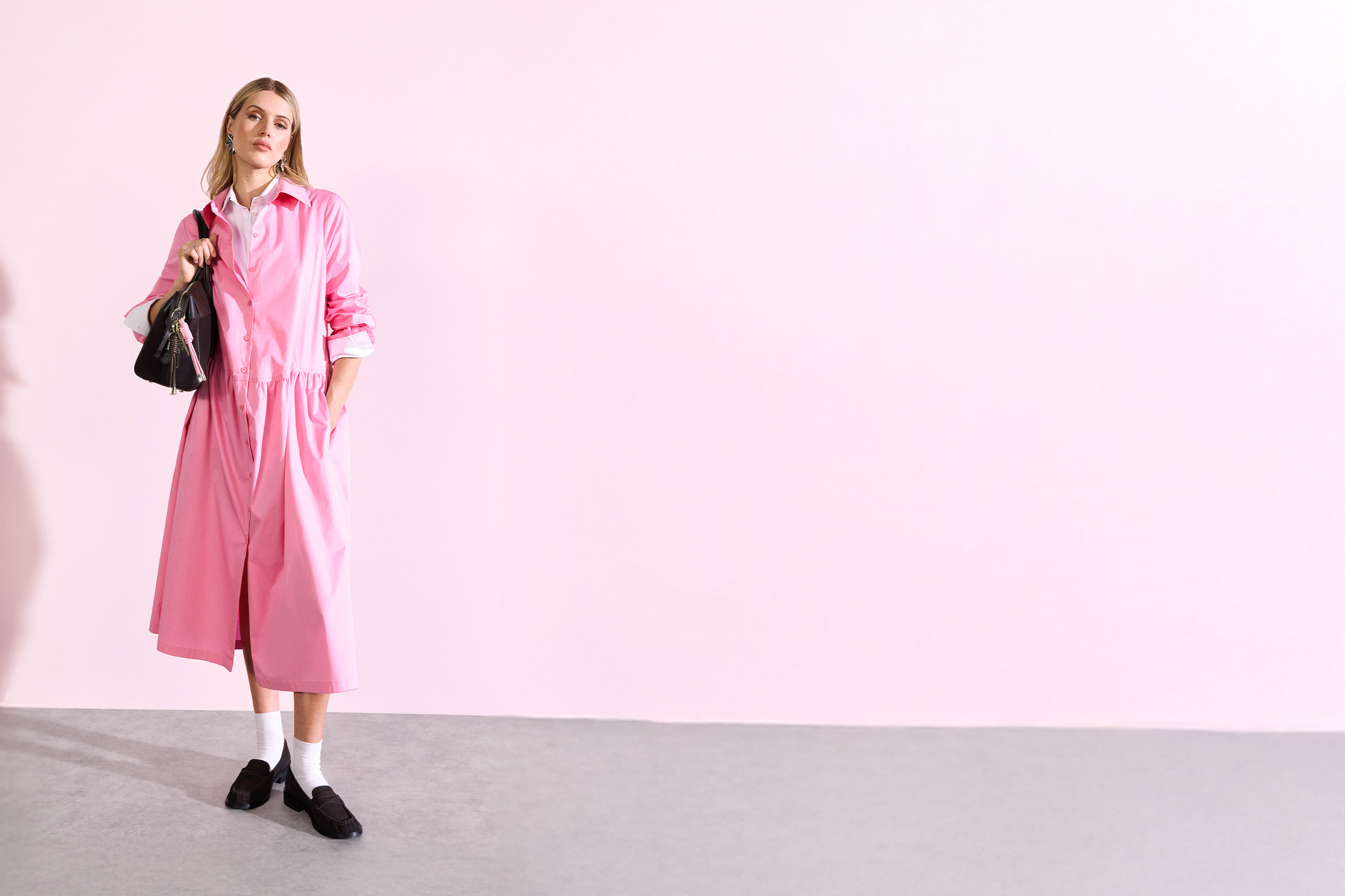 Mantel, Kleid, Person, Schuh, Handtasche