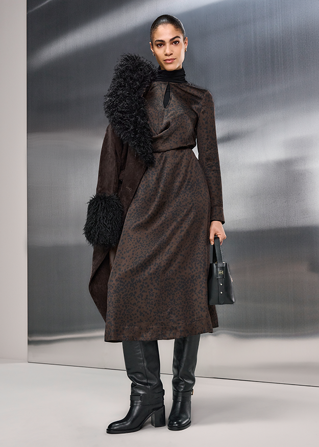 Damenkleid, Langarm, Animalprint, Knieumhang, Stiefel