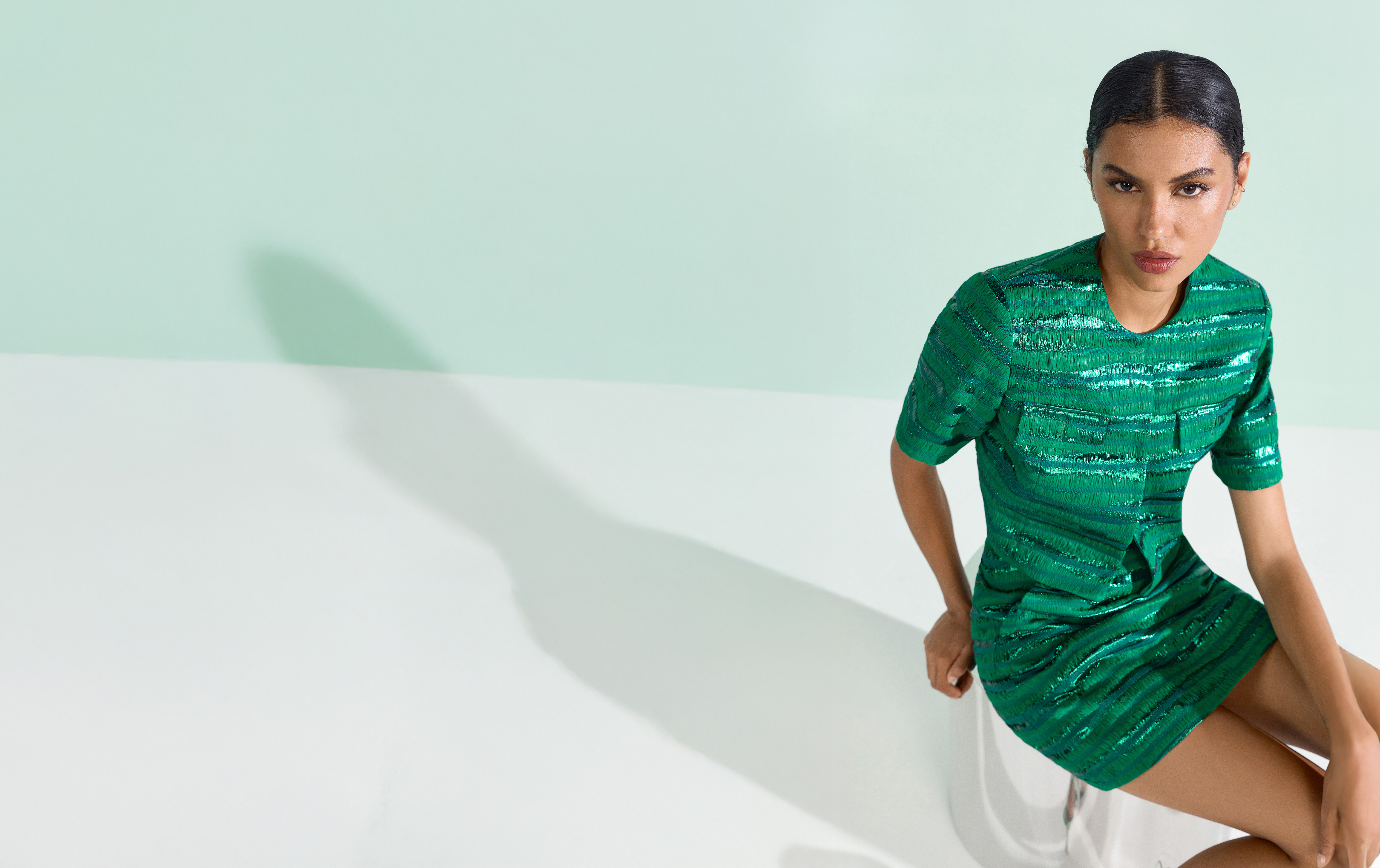 Kleid, Grünes Kleid, Glitzertextur, Kurzarm, Kleid mit Muster