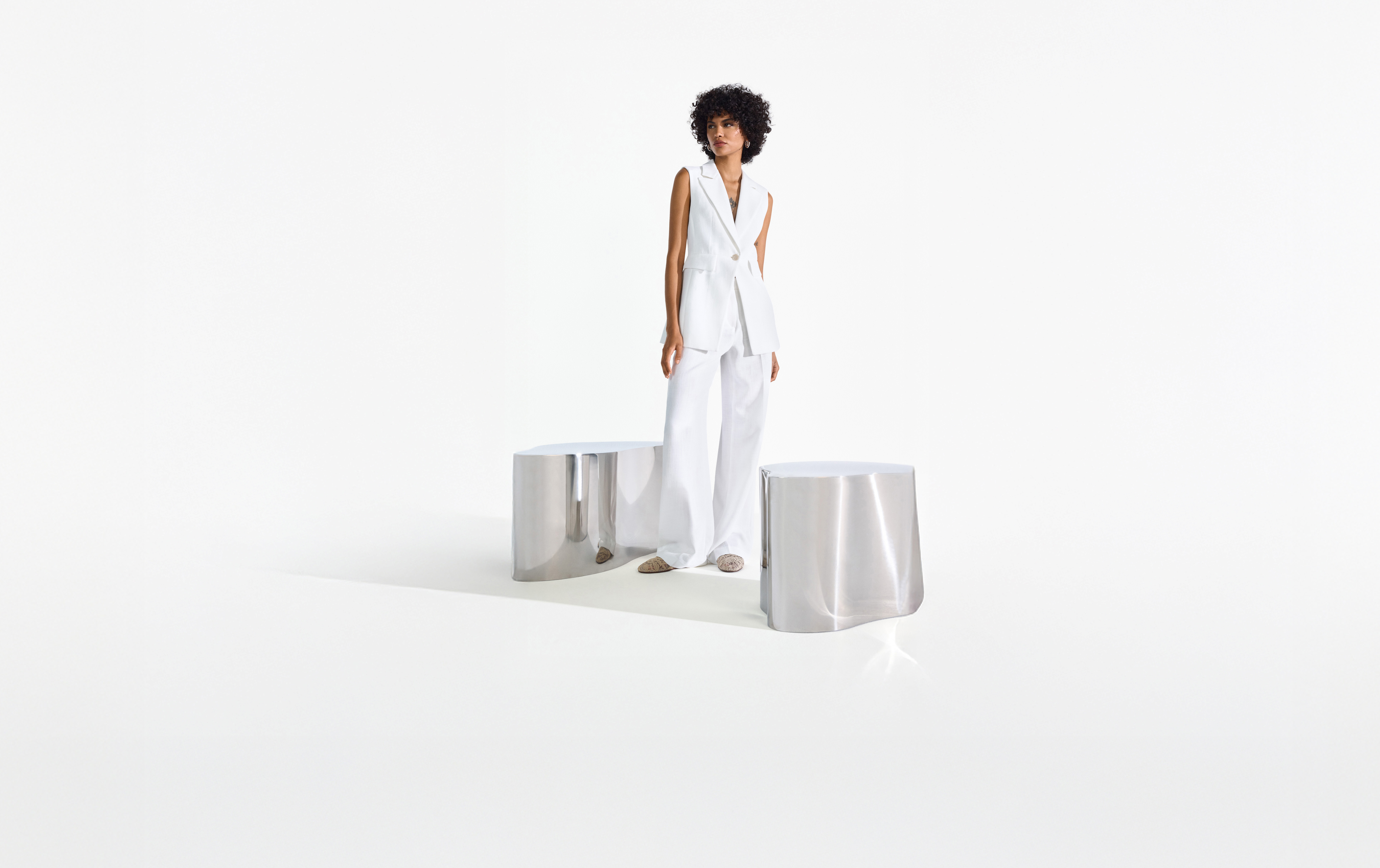 Person, Inneneinrichtung, Leinen, Formelle Kleidung, Hosen, Person, Inneneinrichtung, Leinen, Formelle Kleidung, Hosen, Person, Inneneinrichtung, Leinen, Formelle Kleidung, Hosen, Person, Inneneinrichtung, Leinen, Formelle Kleidung, Hosen, Person, Innenei