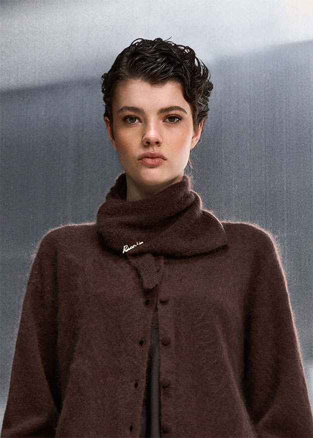 Wollcardigan, Braune Jacke, Rollkragen, Knopfleiste, Strickmaterial