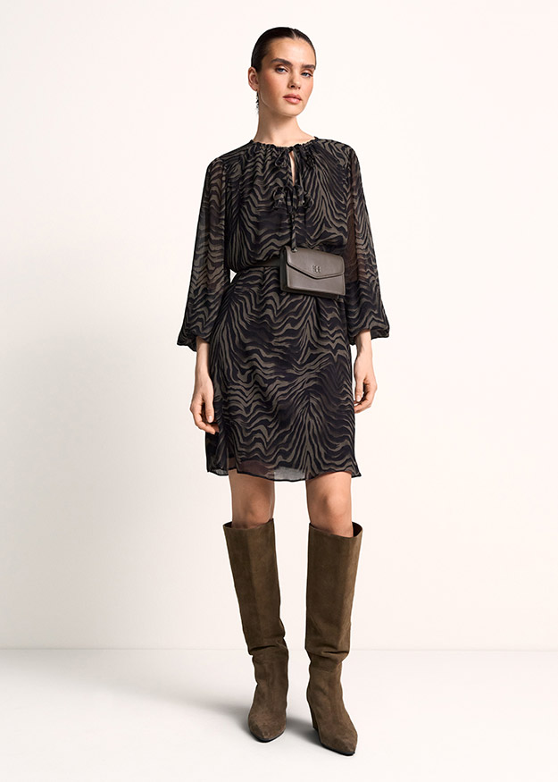 Abendkleid, Zebra Muster, Transparente Bluse, Schulterriemen, Stiefel