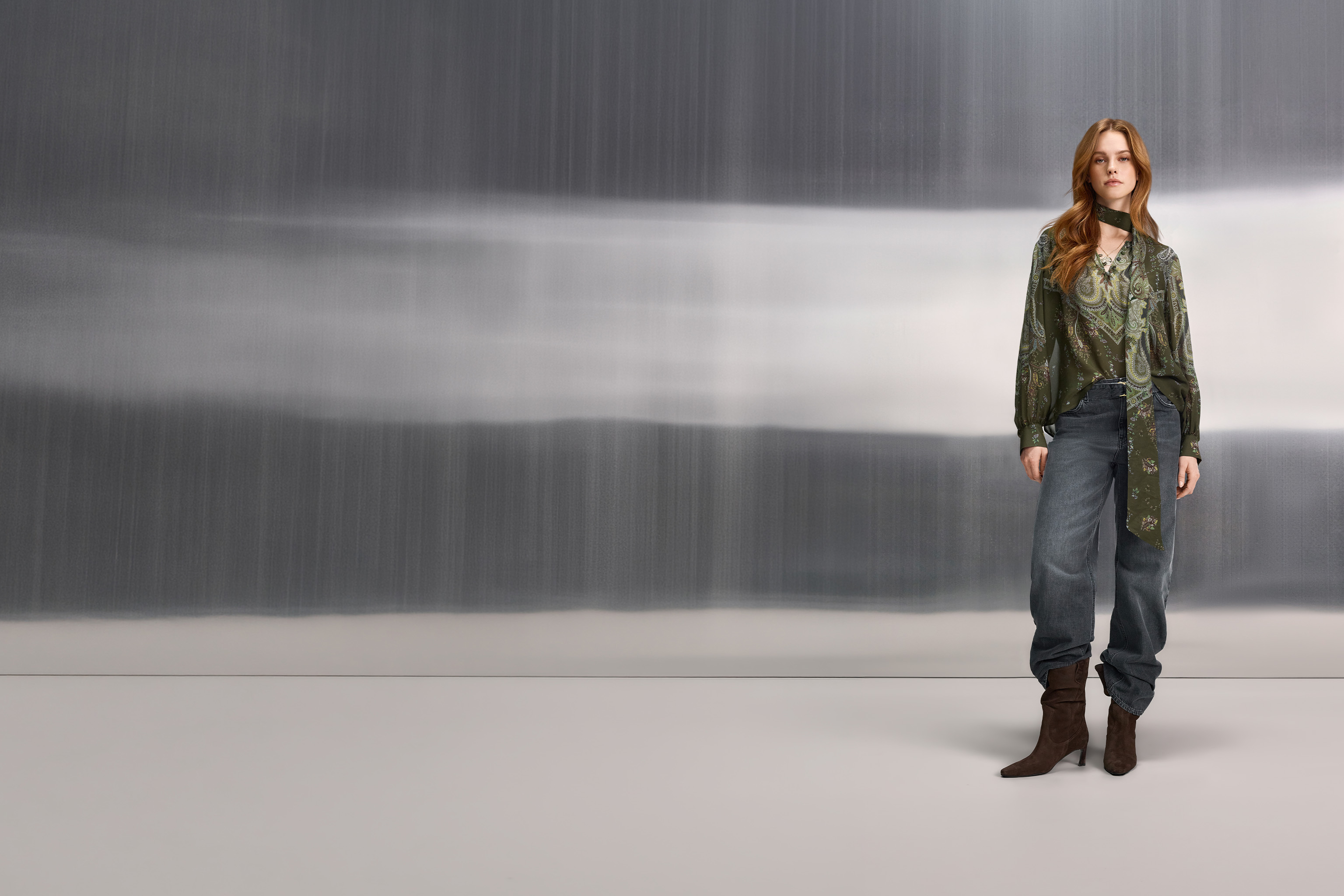bluse, paisley, grünes muster, blusenhemd, jeans