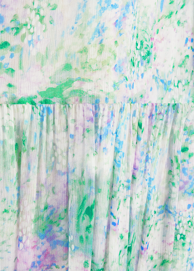 blumenmuster, tie-dye, Pastellfarben, Plissee-Stoff, Sommerkleid