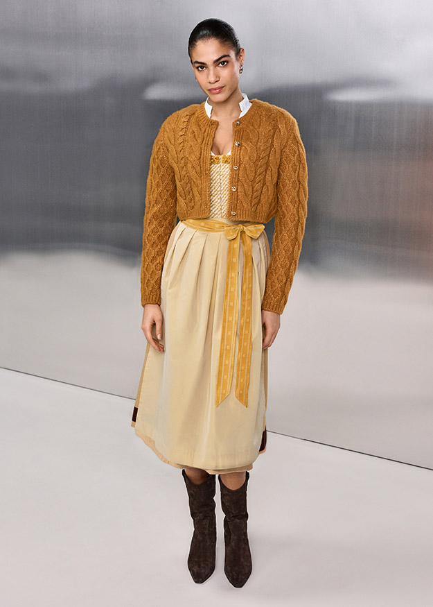 Kunstfell?, Knitcardigan, Kleid, Schal?, Weste?