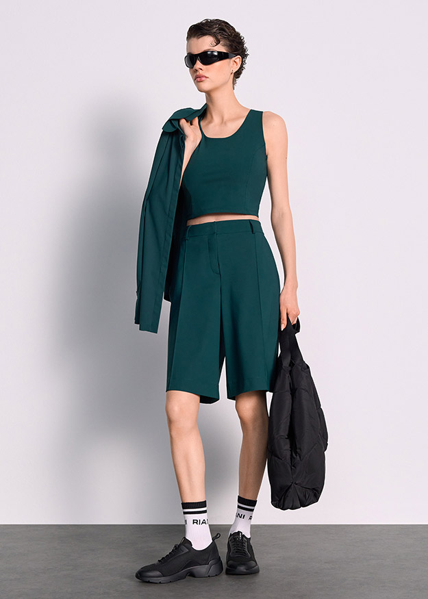 Shorts, Crop top, Sleevless, Jacket sling, Sunglasses