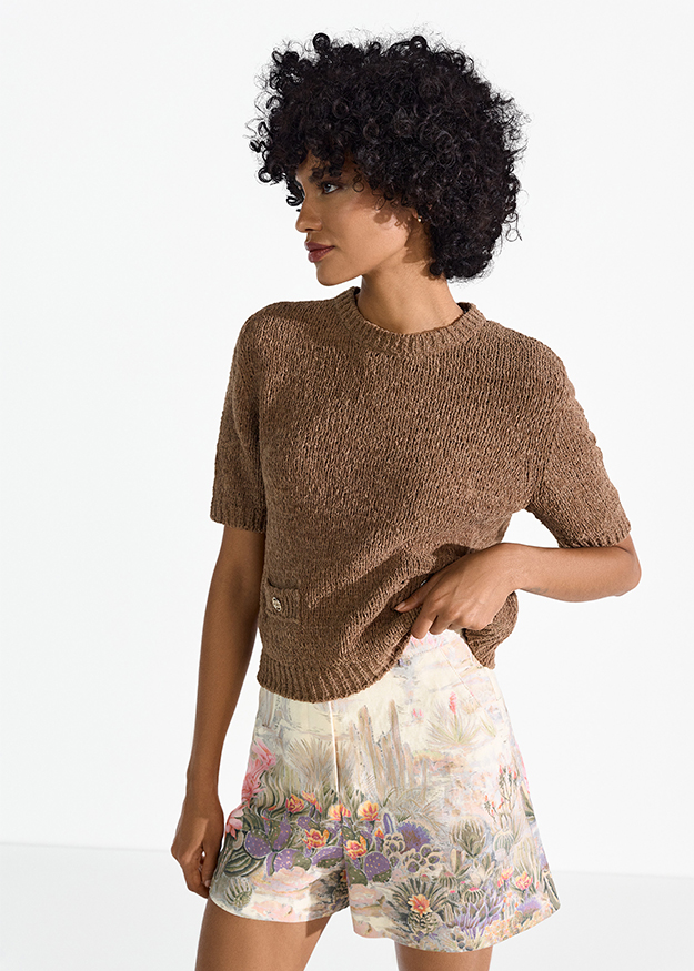 Bekleidung, Strickwaren, Pullover, Person, Kurze Hose