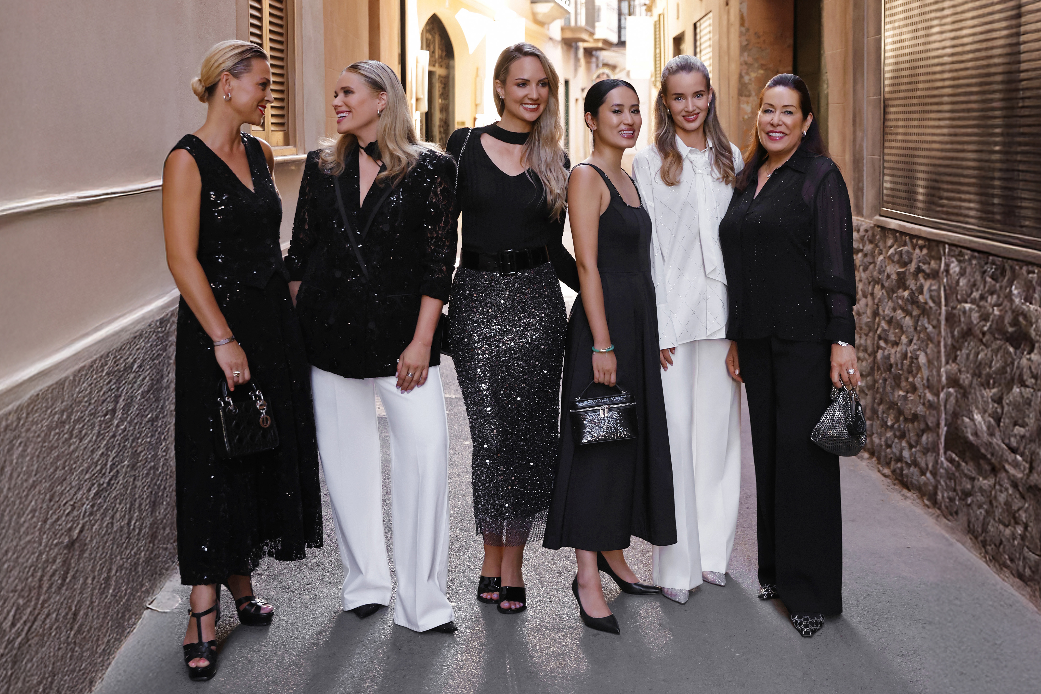 Gruppenfoto, Person, Erwachsener, Weiblich, Frau