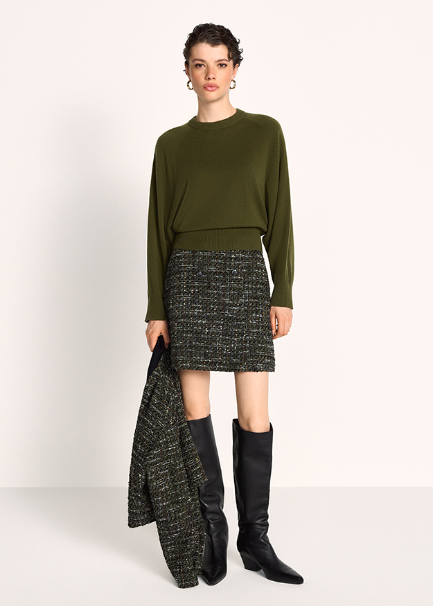 Pullover, Olivegrün, Wollmix, Tweedrock, Kniehohe Stiefel