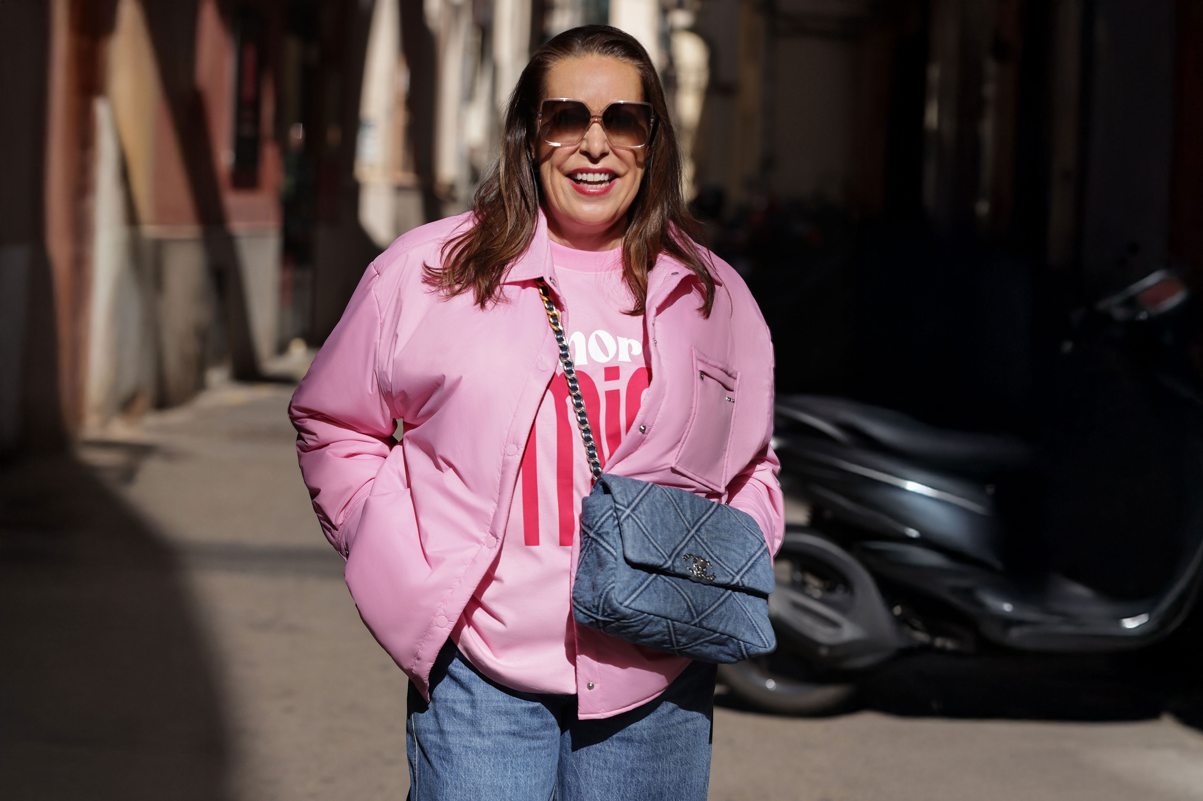 Mantel, Jacke, Lächeln, Handtasche, Hosen