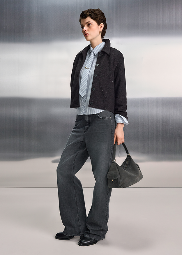 Oberteil, Jeans, Tasche, Schuhe, Kappe