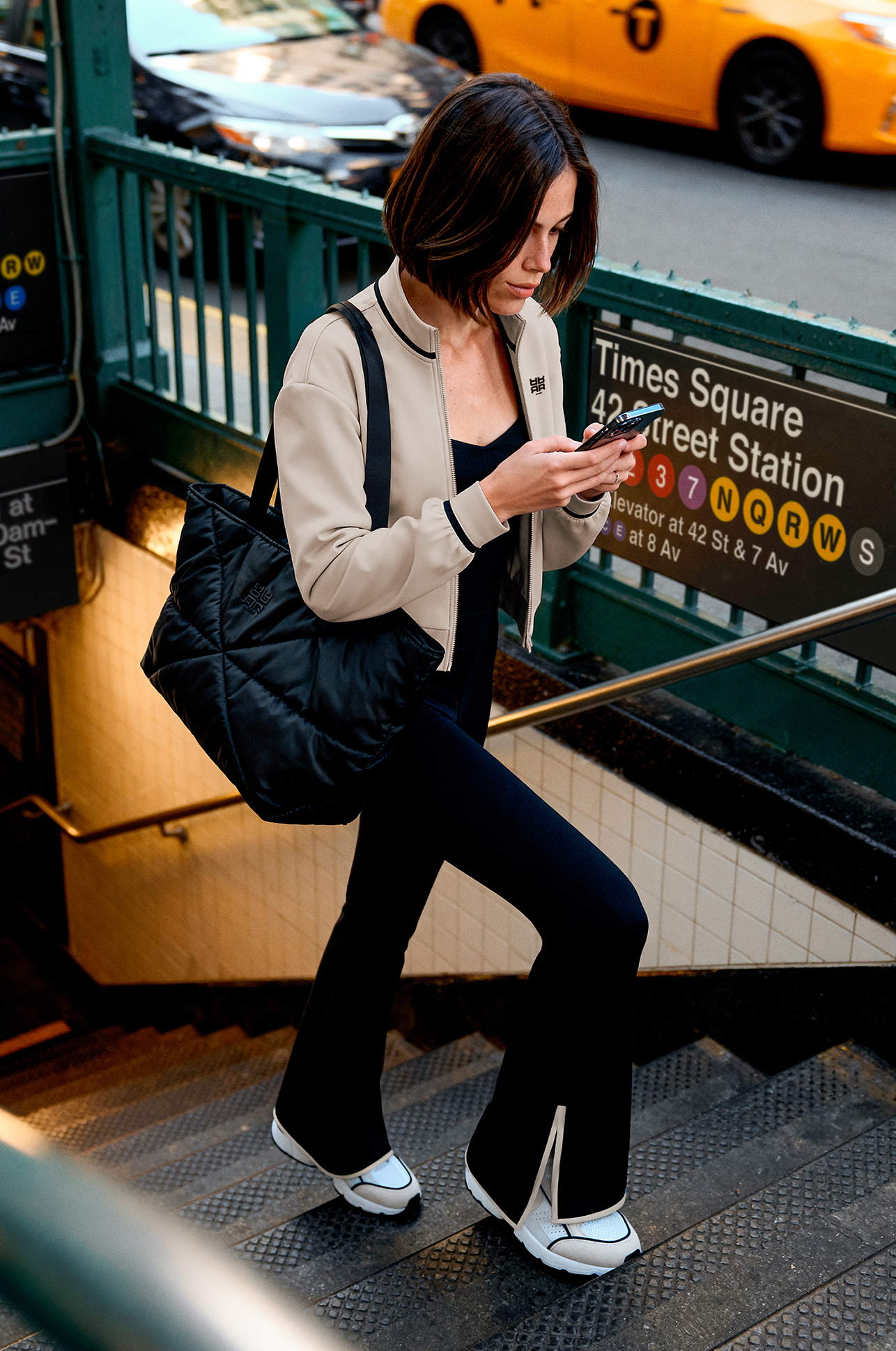 Handtasche, Person, Hosen, Schuh, Auto