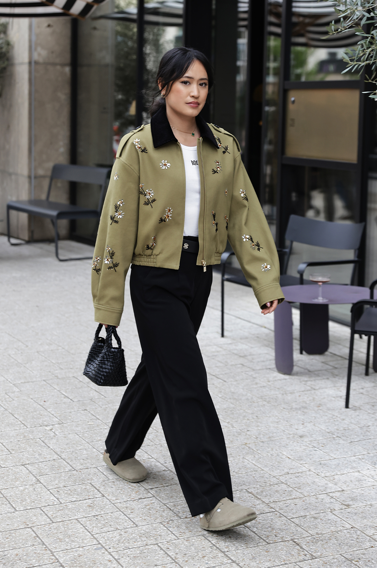 jacke, blumenstickerei, militarygrün, hausmantel, sandalen