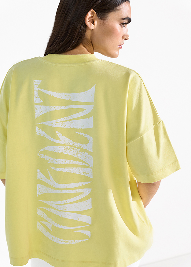 T-shirt, Bluse, Erwachsener, Person, Frau