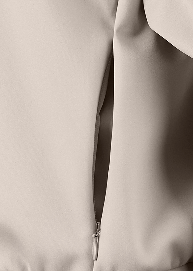 zipper, front-closure, beige, fabric, neckline