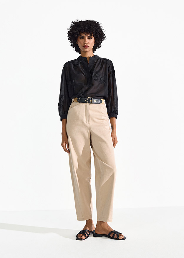 Bluse, Kleidung, Hosen, Sandale, Gürtel