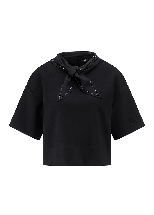Schwarzes Shirt, Kurzarmshirt, Oversized-Schnitt, Schalkragen, Nietenbesatz