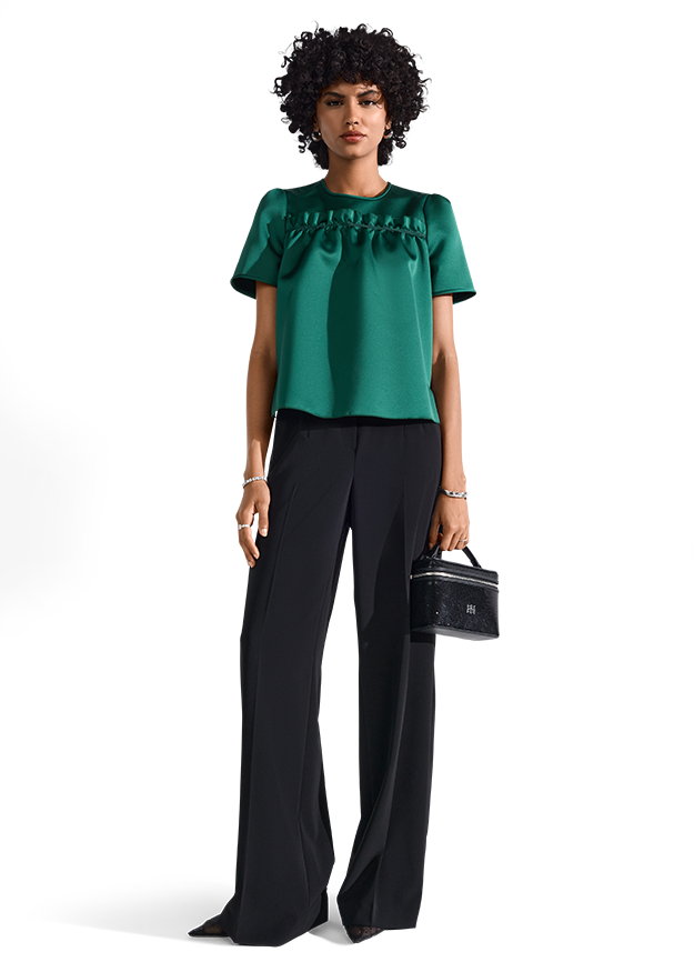 Bluse, Hosen, Hut, Person, Ärmel