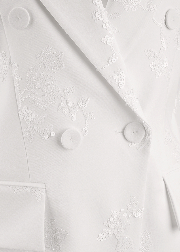 blazer, weißer blazer, stickerei, revers, knöpfe