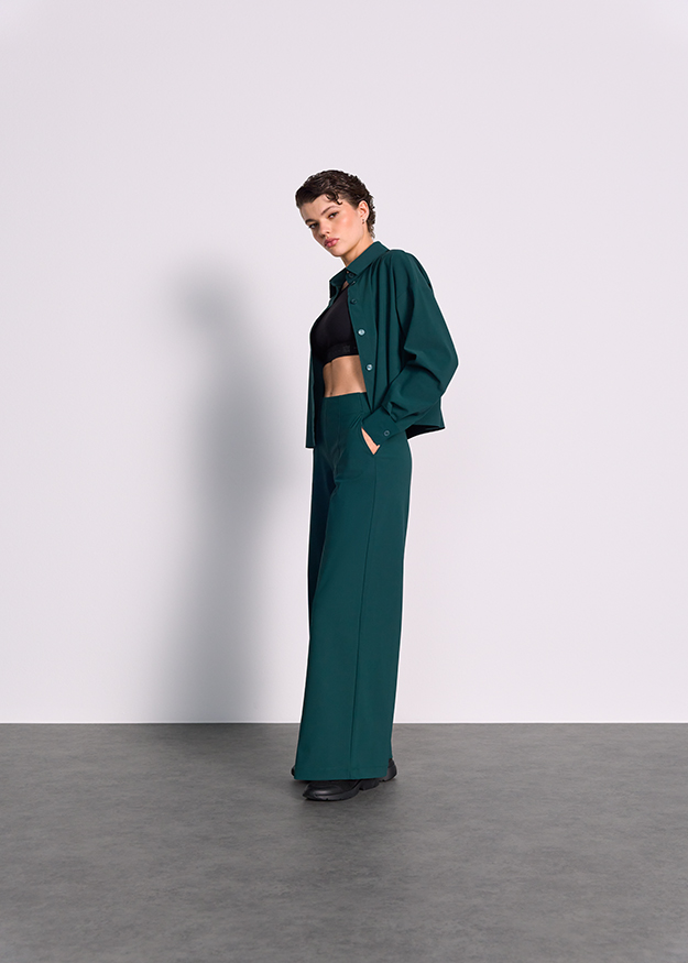 Hose, Dunkelgrün, Hohe Taille, Oversized Shirt?, Schwarzes Top