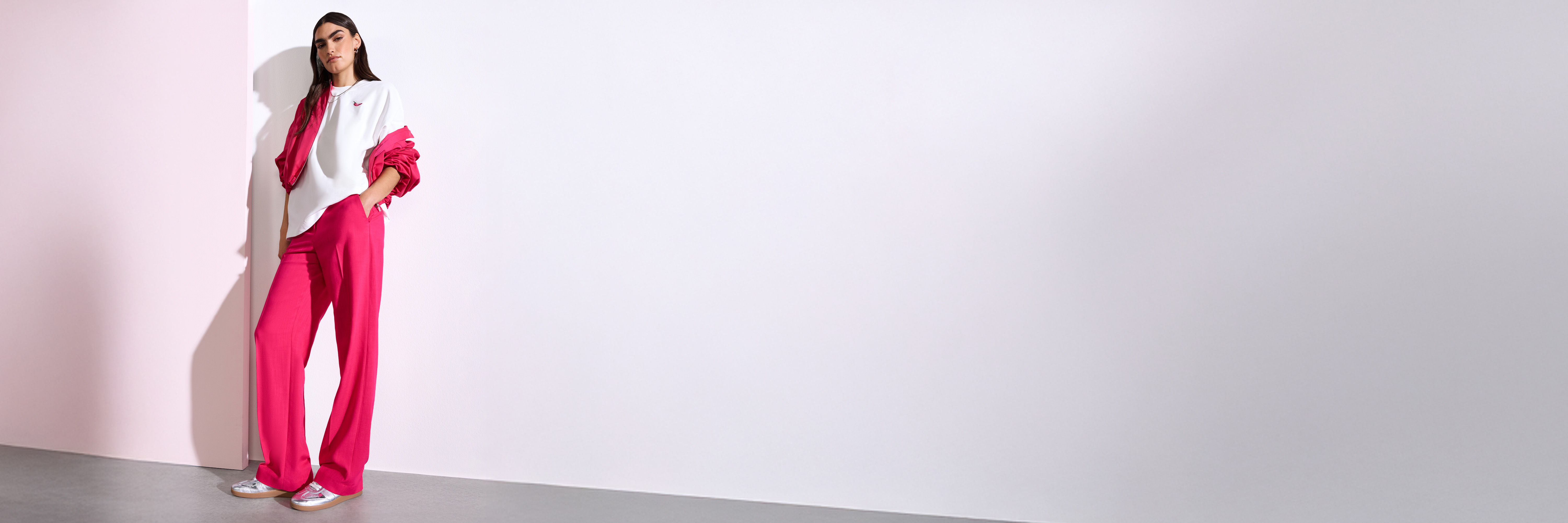 Langarm, Formelle Kleidung, Kleid, Hosen, Stehend