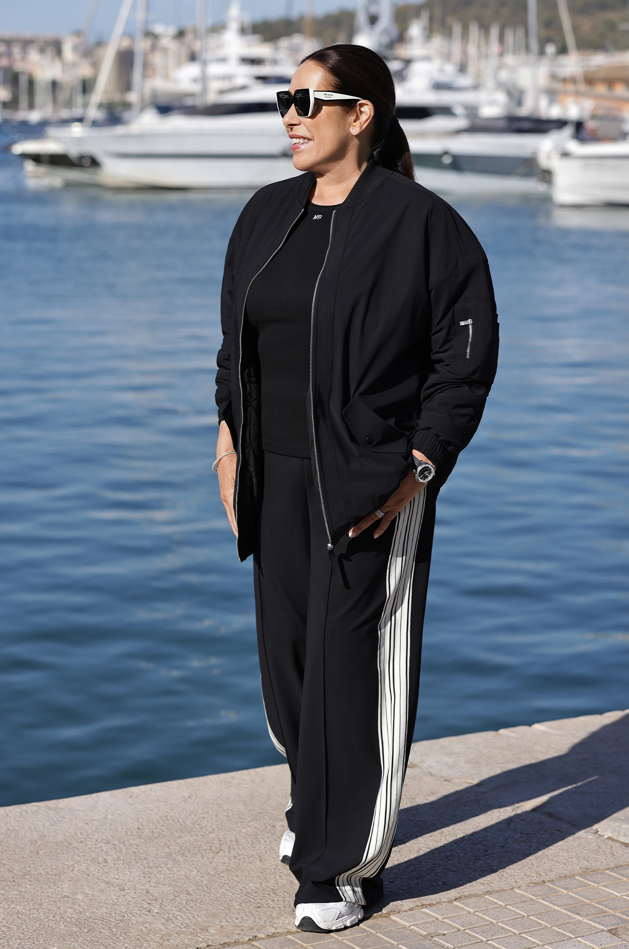 Langarm, Uferpromenade, Mantel, Mann, Person, Langarm, Uferpromenade, Mantel, Mann, Person, Langarm, Uferpromenade, Mantel, Mann, Person