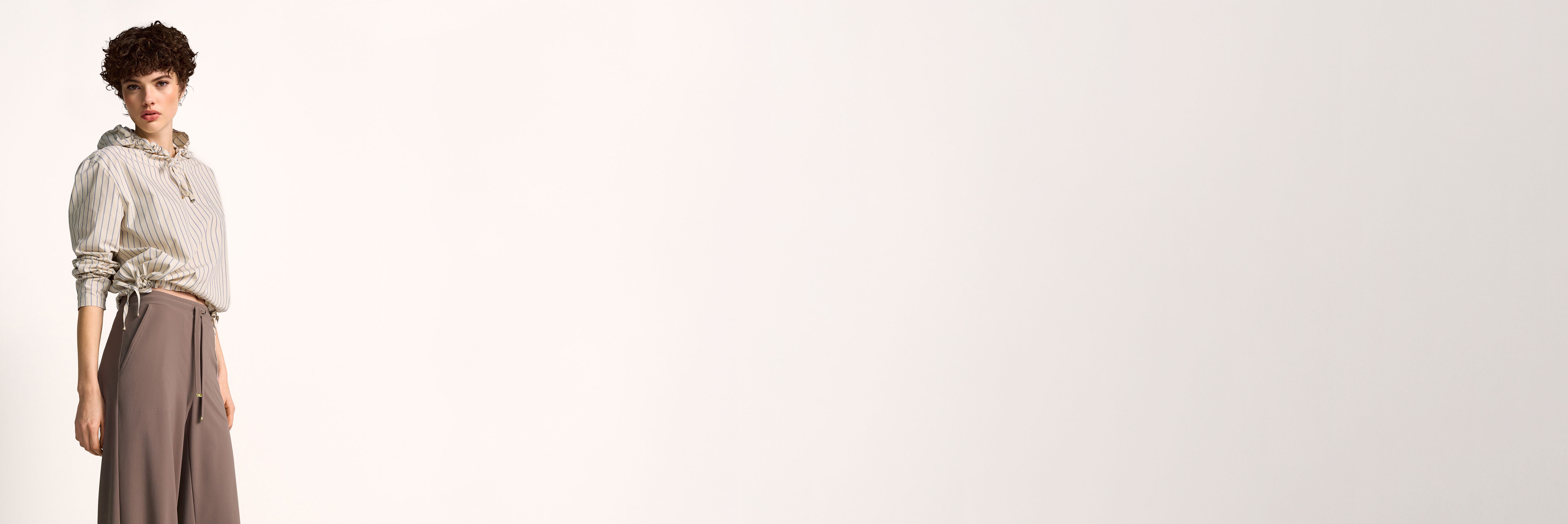 Bluse, gestreift, Halsaftel, Pullover-Top, Knieausschnitt?