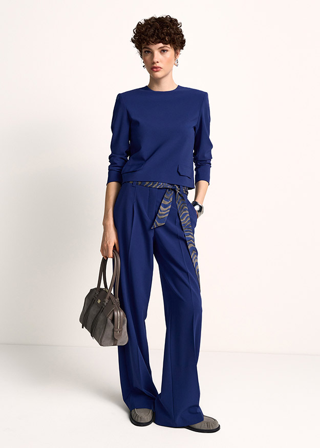 bluse, hose, wrap-gürtel, royalblau, handtasche