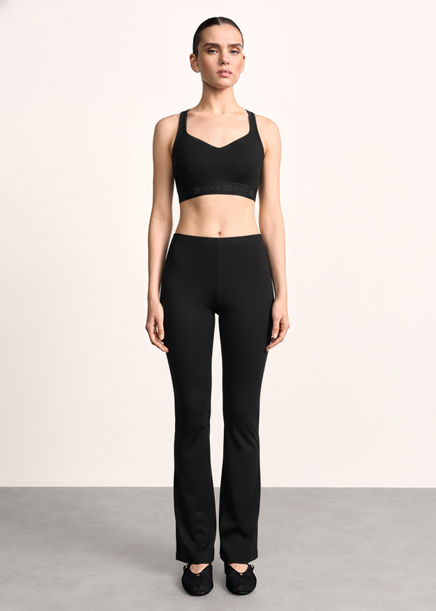 Yoga-Bra, Fitness-Top, Schwarz, Stoffhose, Beine lang