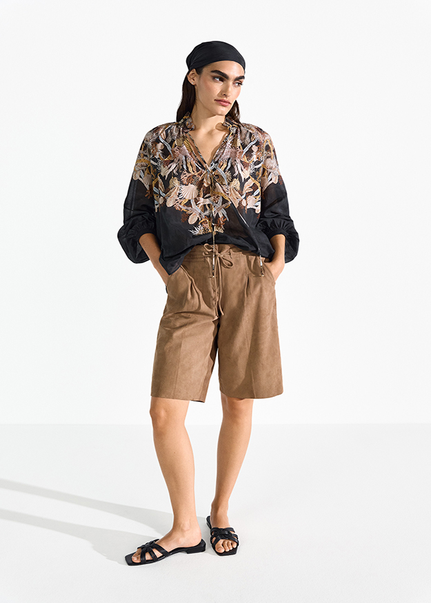 Kurze Hose, Bluse, Erwachsener, Mann, Person