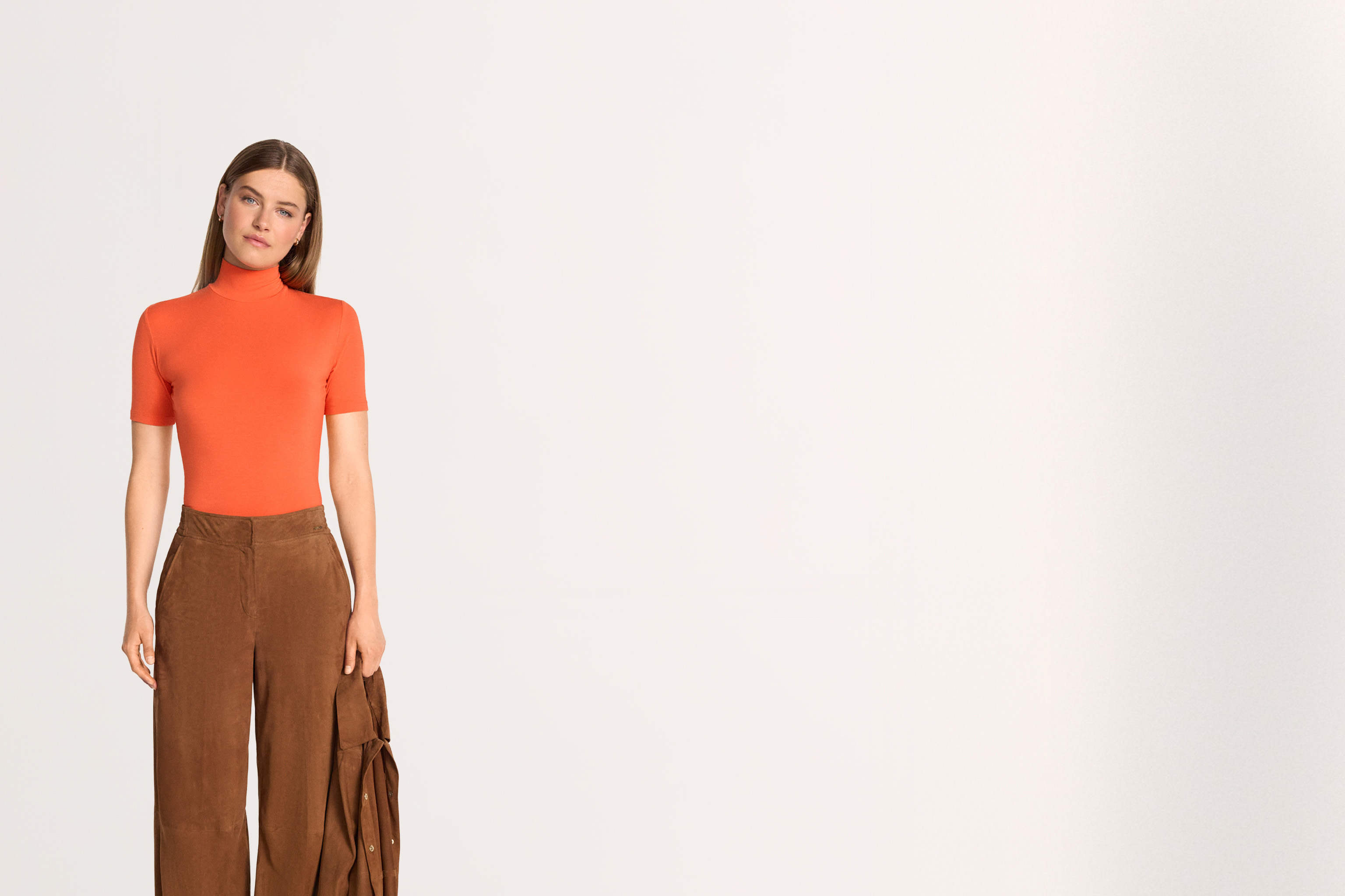 turtleneck, kurzarm, orange, Spitzen?, braun?