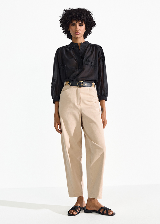 Bluse, Hosen, Person, Sandale, Hemd