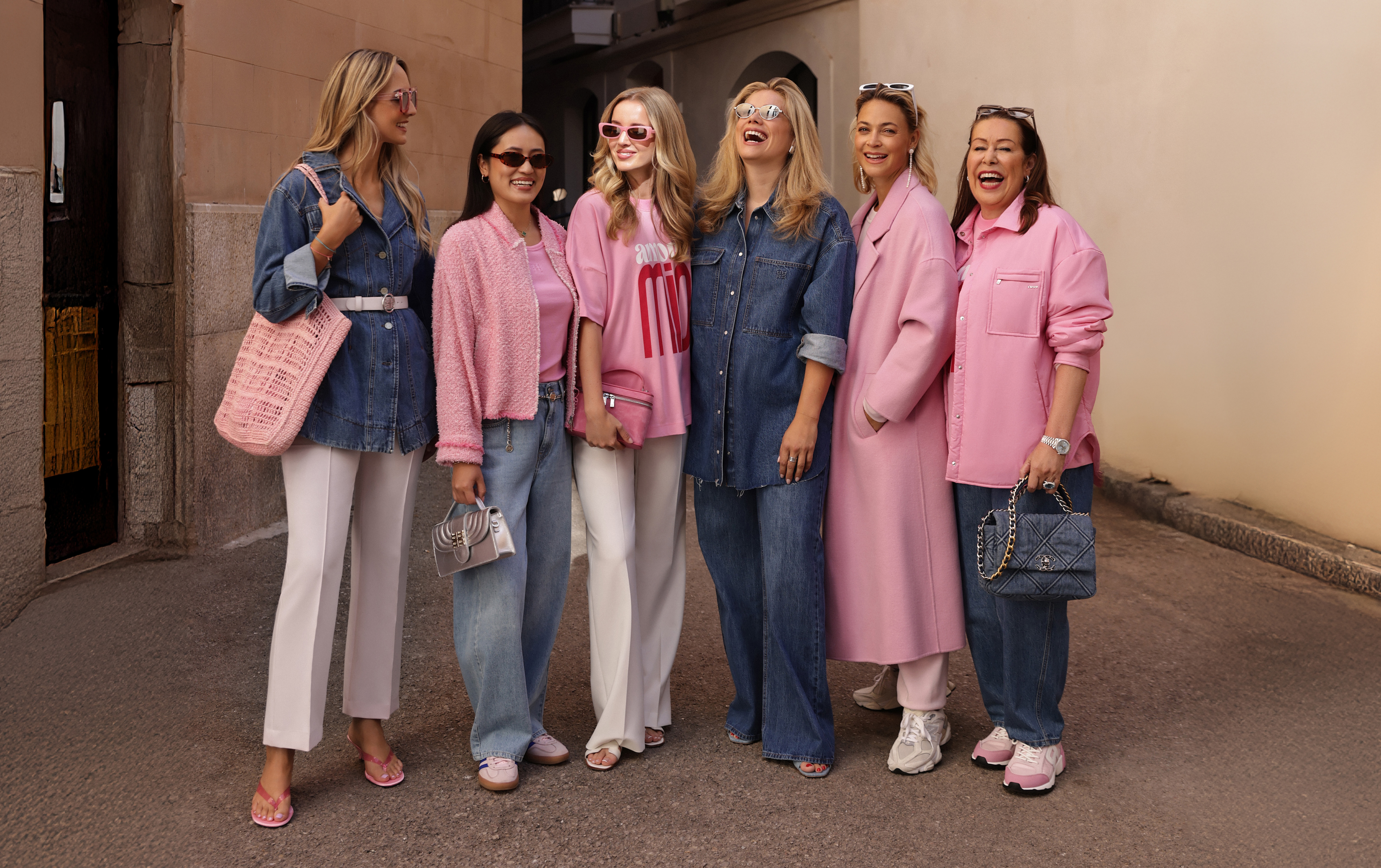 Hosen, Handtasche, Gruppenfoto, Person, Frau