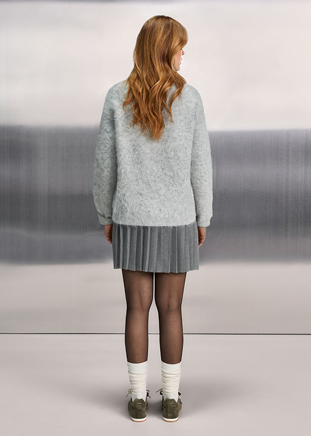 Cardigan, Strickjacke, Grau, gefalteter Rock, Socken