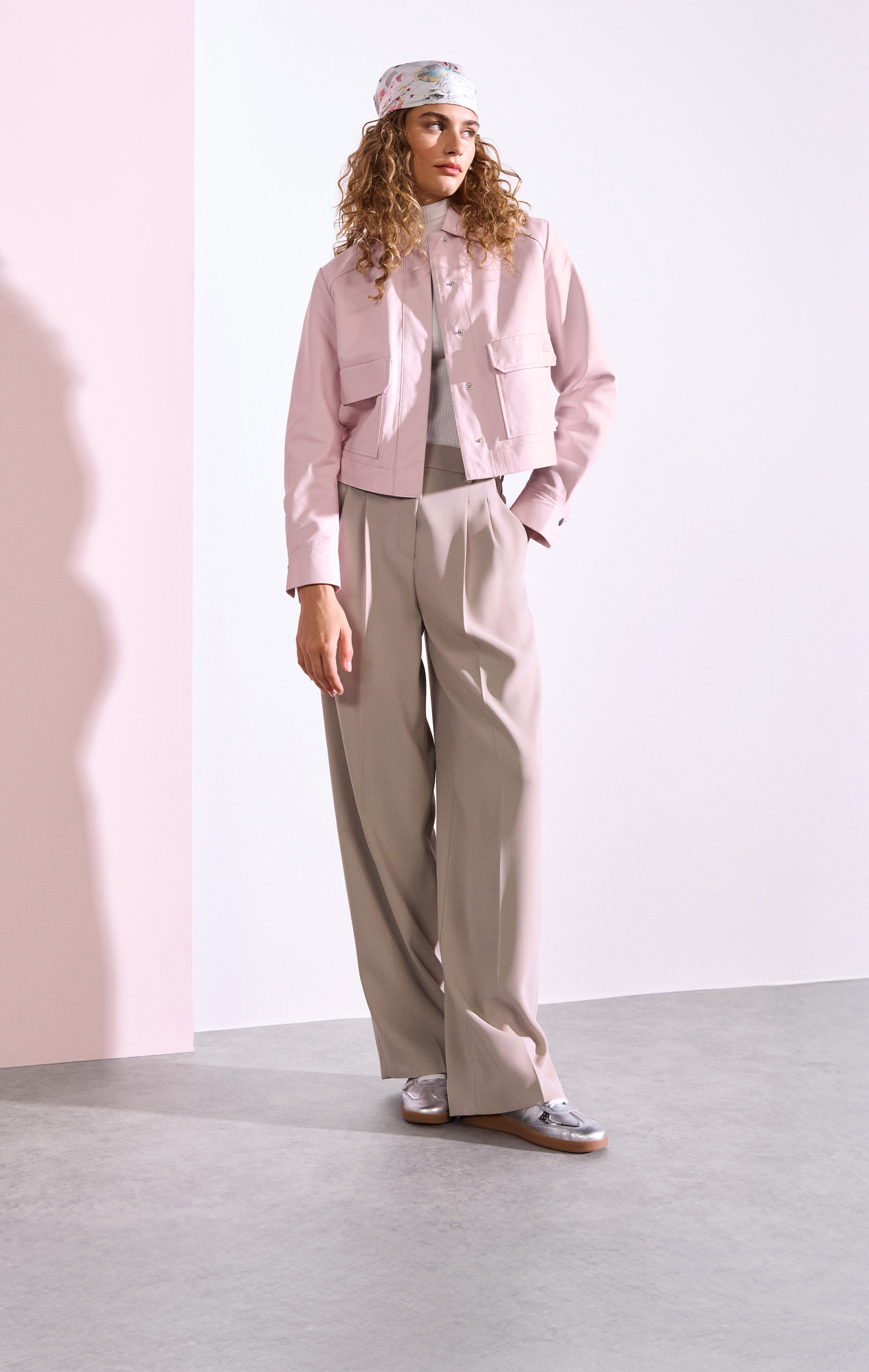 Formelle Kleidung, Anzug, Mantel, Person, Frau