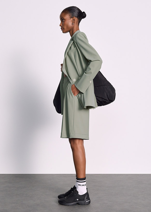 Trenchcoat, Klartext-Grün, Oversize-Schnitt, Paarungstyp, Tragetasche