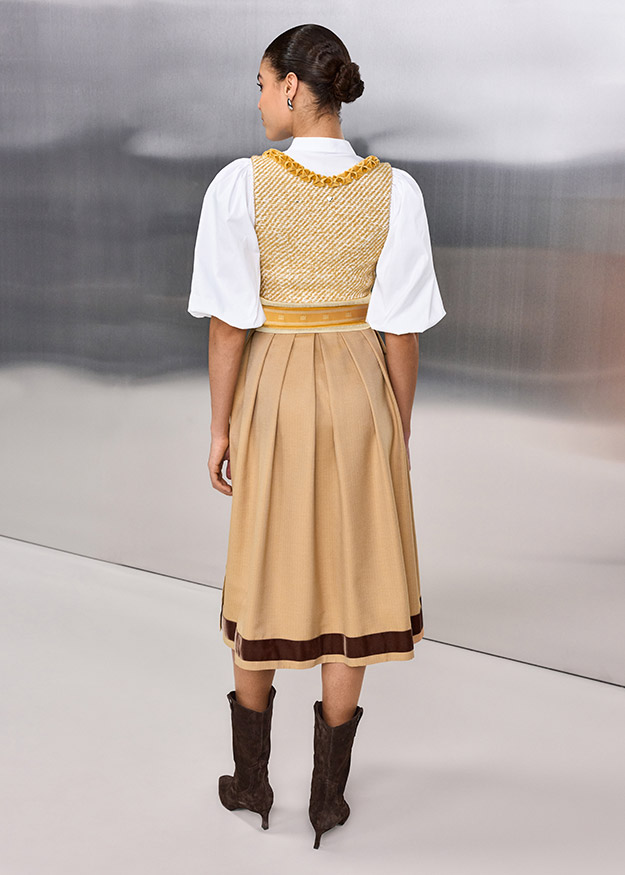 Dirndl, Bodice, Spencer, Schürze, Stiefel
