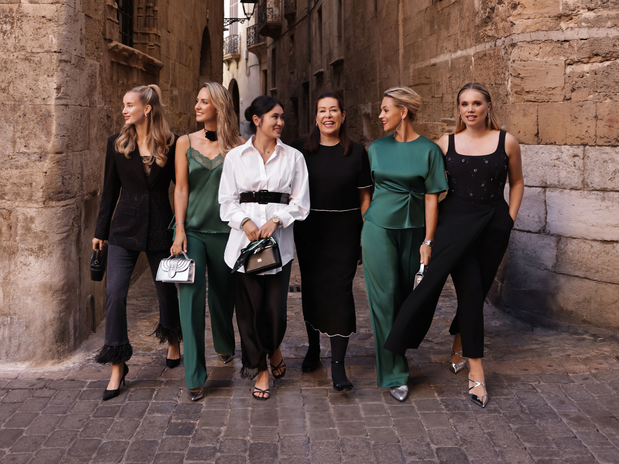 Kleid, Gruppenschuss, Person, Formelle Kleidung, Frau