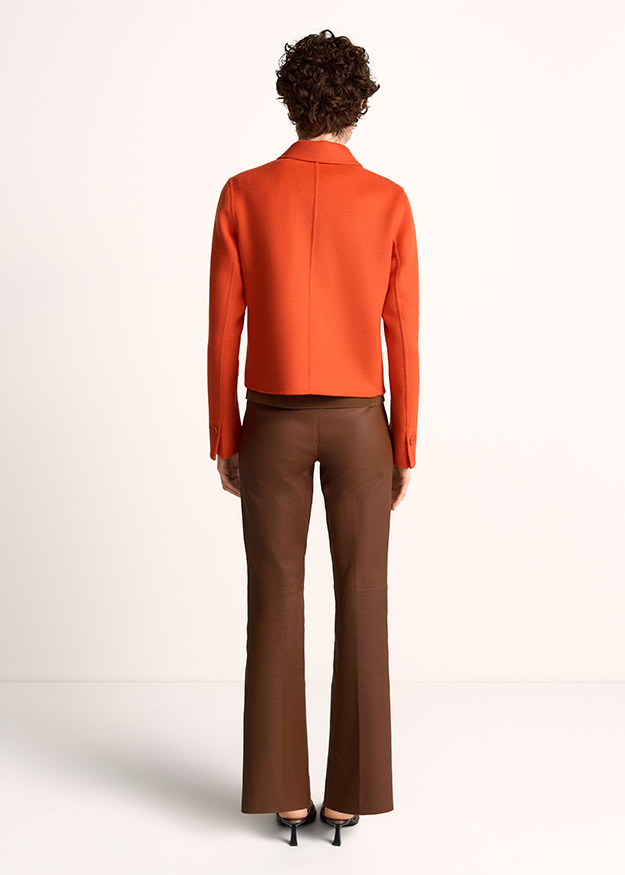 orange jacke, braun hose, jacke orange, lederoptik?, hosen braun