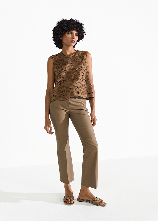 Bluse, Hosen, Erwachsener, Person, Frau