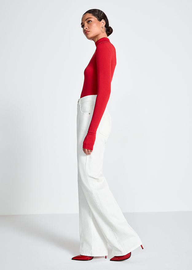roberse, turtleneck, red top, white jeans, bootcut