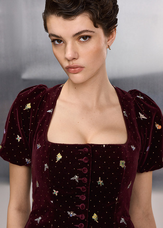 Velvet, Burgundy, Embroidered, V-Ausschnitt, Knöpfe