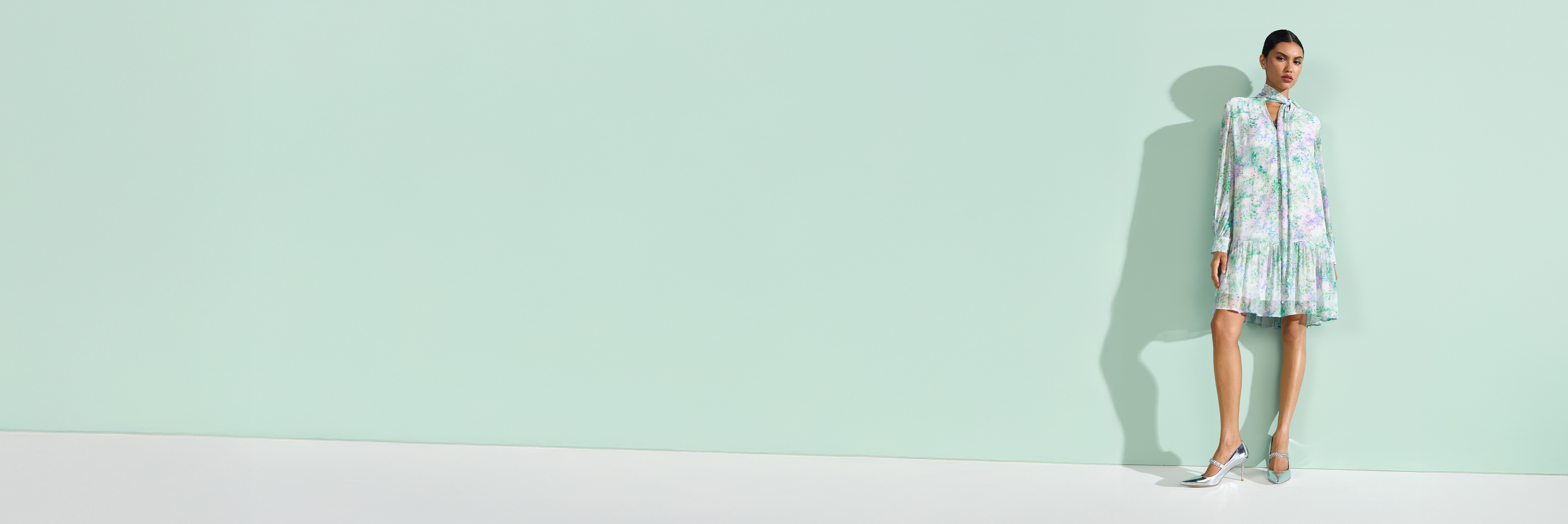 Kleid, Blumenmuster, Pastell, Langarm, Minikleid